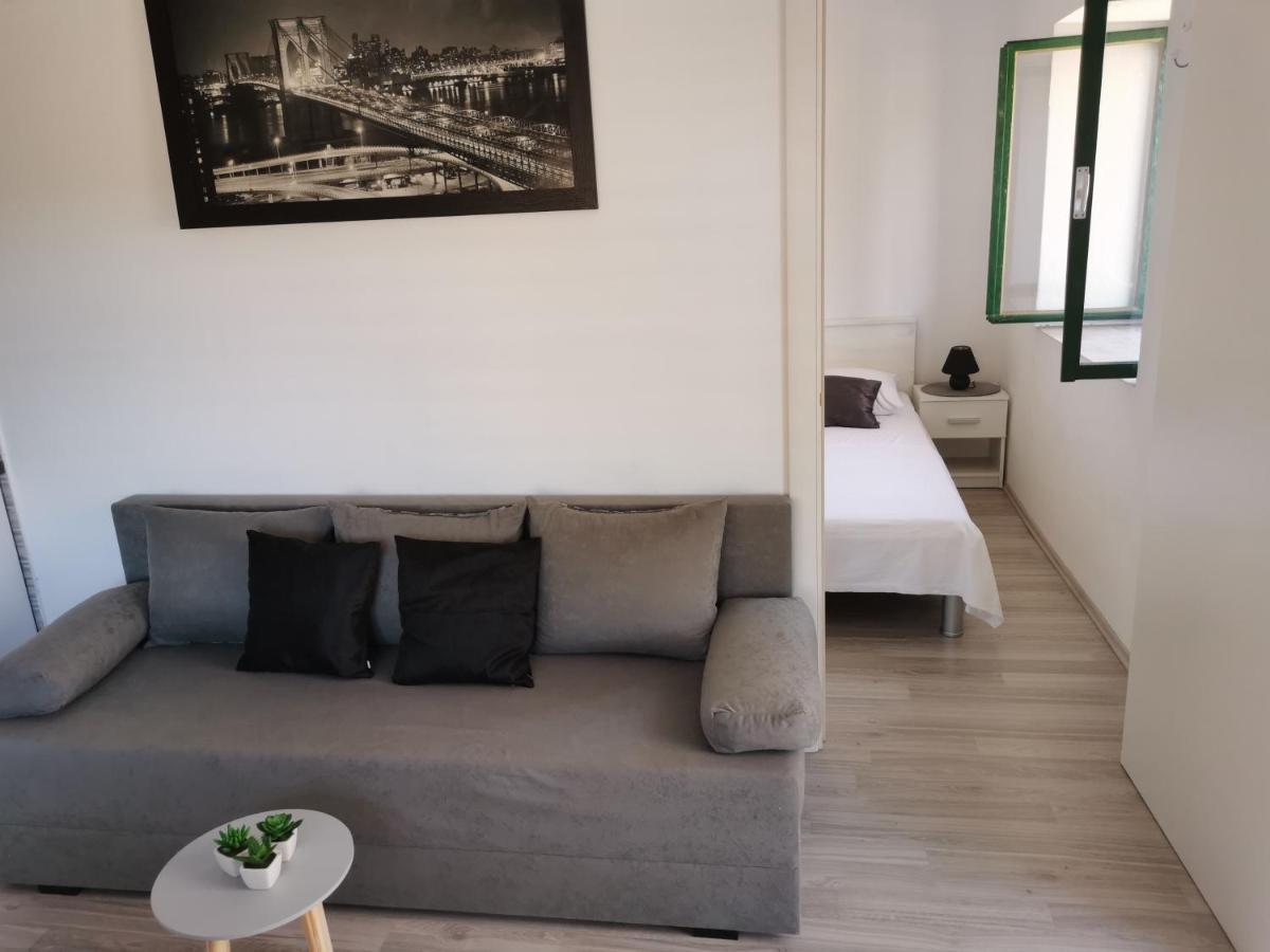 Apartment Mari Ostrvica Buitenkant foto