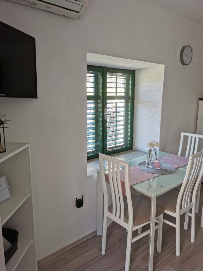 Apartment Mari Ostrvica Buitenkant foto