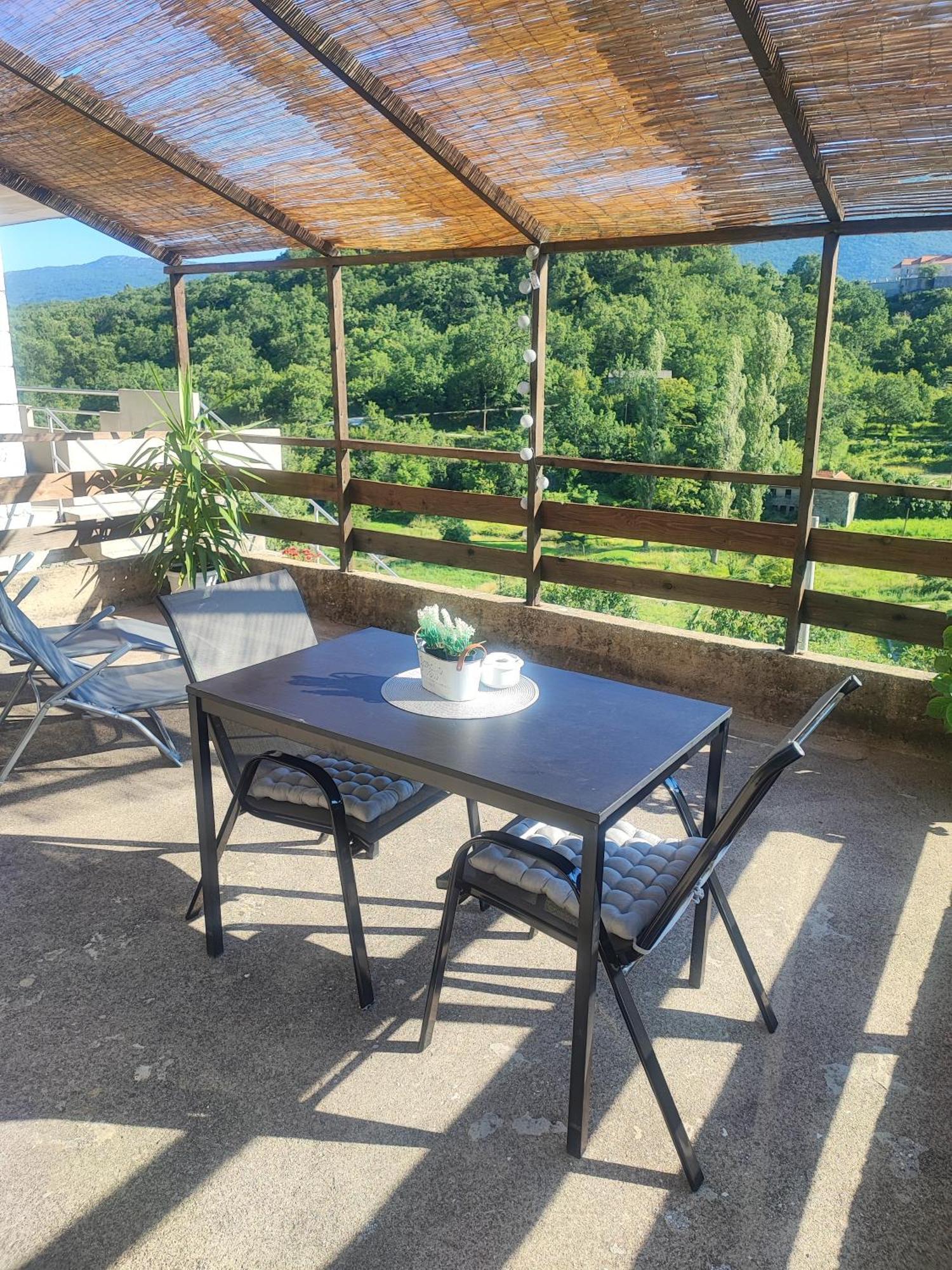 Apartment Mari Ostrvica Buitenkant foto